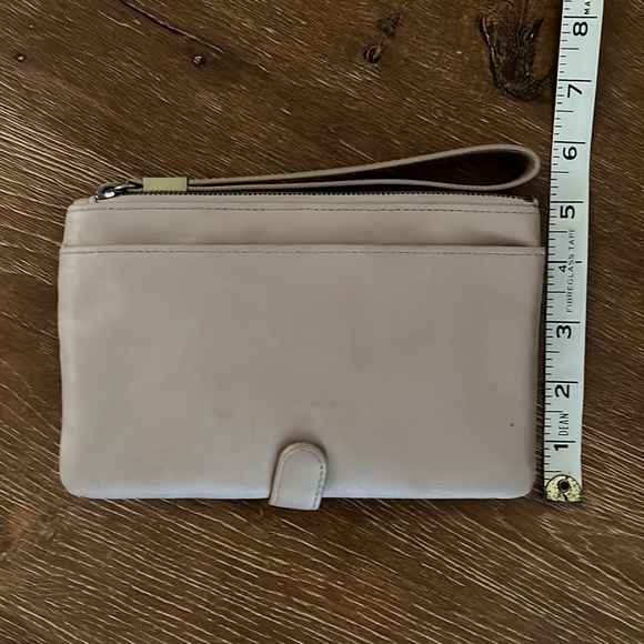 HOBO Roam Wristlet Leather - Picture 8 of 8